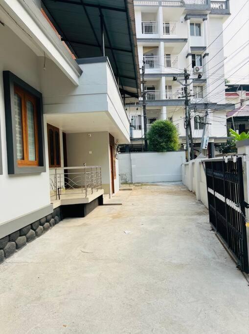Home In Guruvayur-3 Bedroom Exterior foto